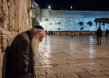 הבכי קרע את דממת הכותל ואז זה קרה: הרב עידו סממה בסיפור השגחה מרגש