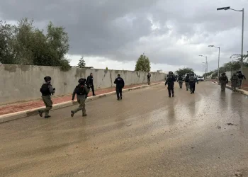 מבצע לילי בתראבין: חשוד בהצתת רכבים נורה למוות