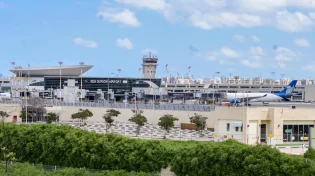 תקלה בשמיים: טיסות מישראל מתעכבות בגלל שיבוש במרחב האווירי של יוון