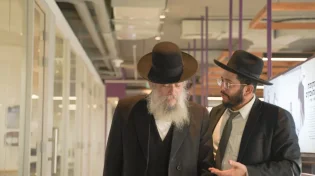 ראש עיריית בני ברק ביקר במשרדים ובאולפנים החדשים של ערוץ 2000