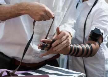 הרב ארז קדוסי על סוד התפילין: "מי שמבין מה קורה, לא מפספס אפילו יום אחד"