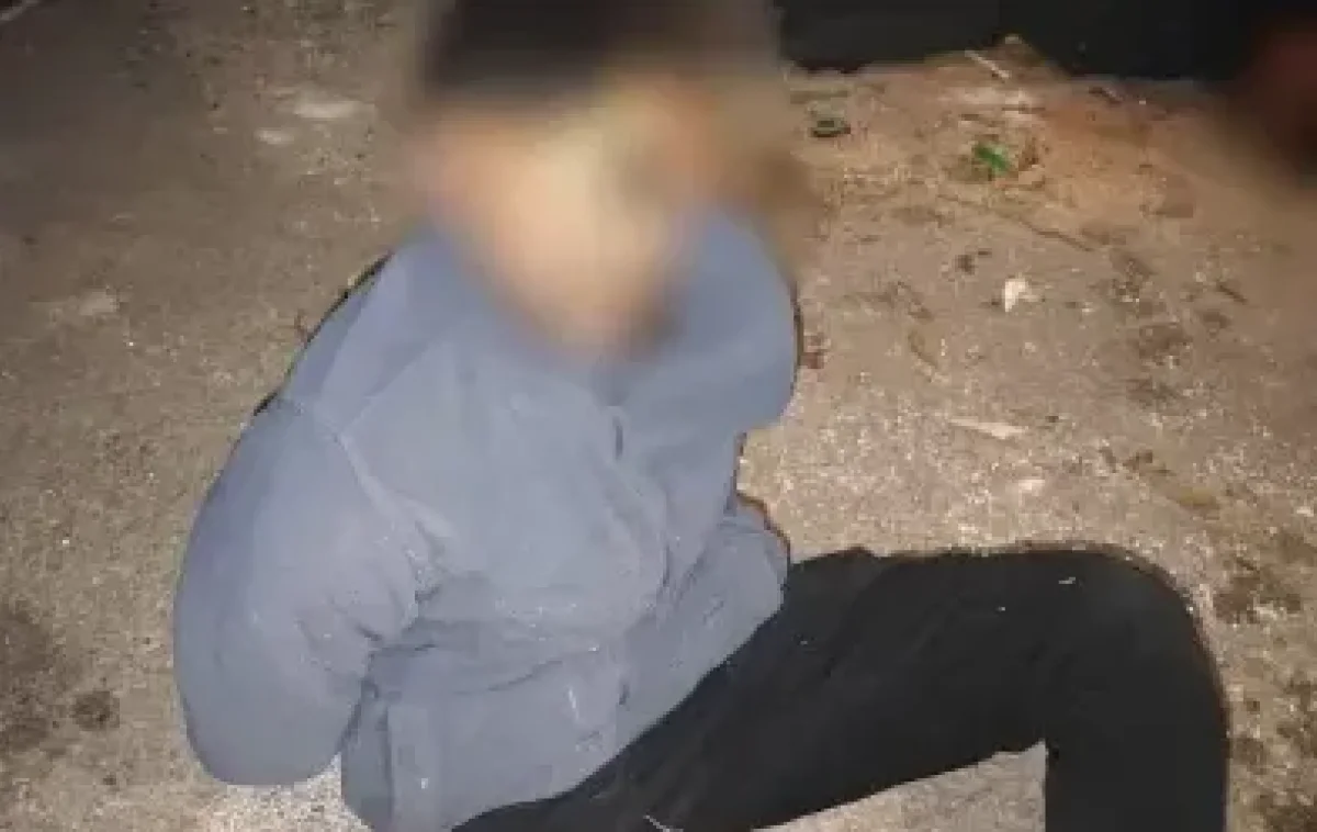 התחזה לשליח וולט וגנב עשרות מזוזות: שני שוהים בלתי חוקיים נעצרו התחזה לשליח וולט וגנב עשרות מזוזות: שני שוהים בלתי חוקיים נעצרו