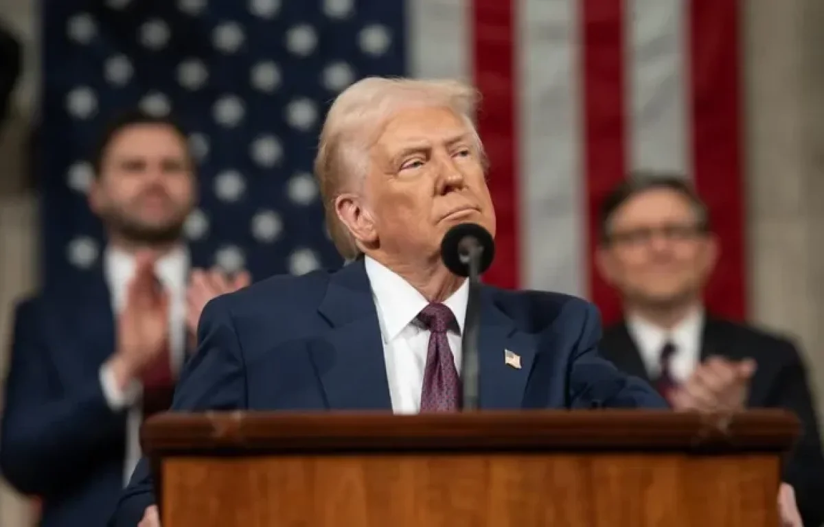 טראמפ מזהיר את איראן: "מתקרבת לנקודת אל חזור - נשקול תגובה חסרת תקדים"