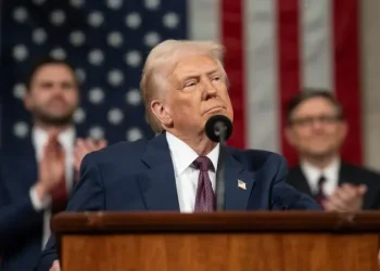 טראמפ מזהיר את איראן: "מתקרבת לנקודת אל חזור - נשקול תגובה חסרת תקדים"