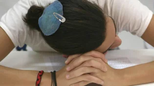 דור ה-Z מתעורר: 82% מהנוער רוצים לברוח מהרשתות - ו-45% חוזרים לדת