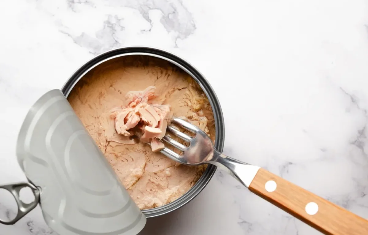 אוכלים ישירות מקופסאות שימורים? הגיע הזמן לקרוא את האותיות הקטנות