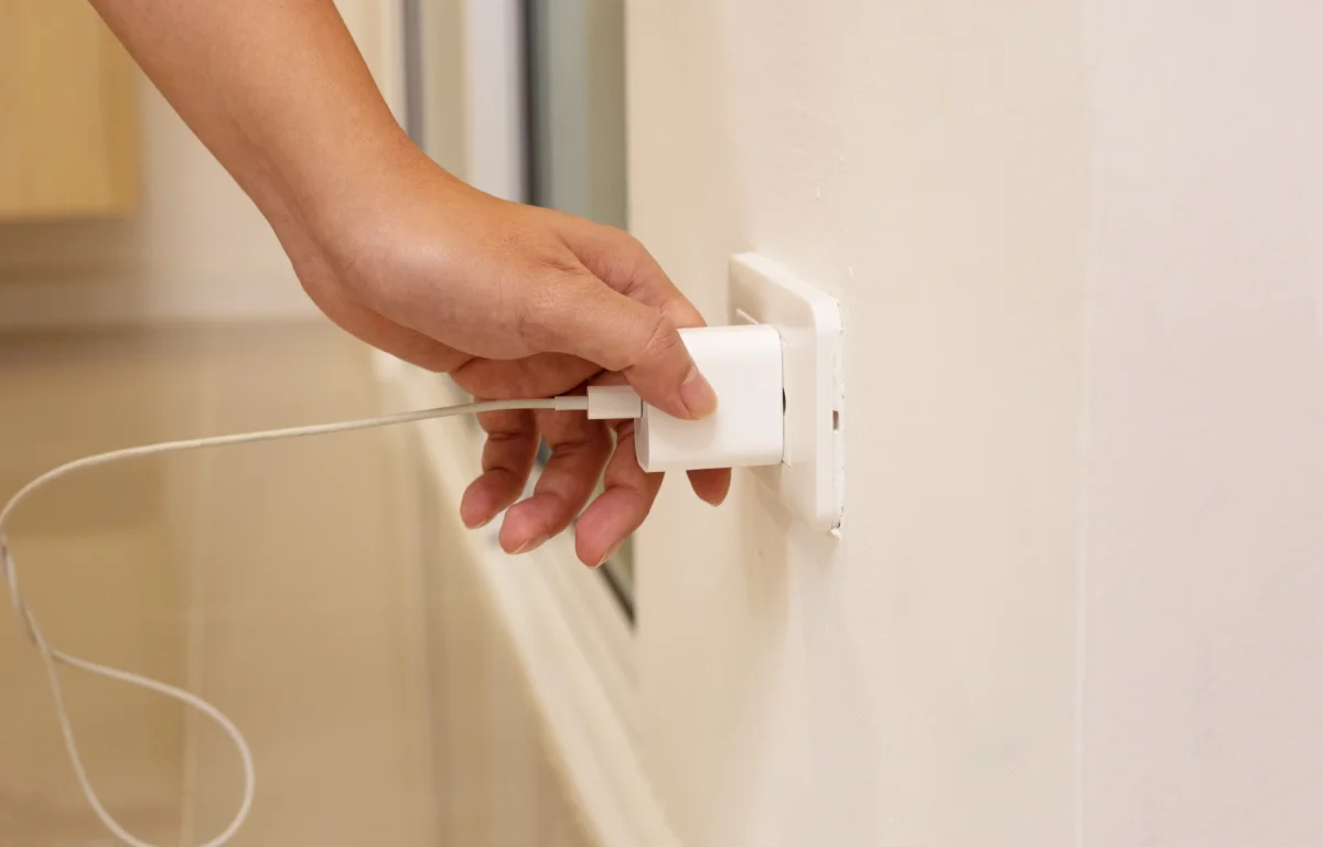 ההרגל היומיומי הזה גוזל לכם מאות שקלים בשנה בלי שתשימו לב