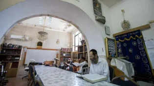 מהשמש האלמוני בירושלים, לאבי כוונות התפילה בדורו