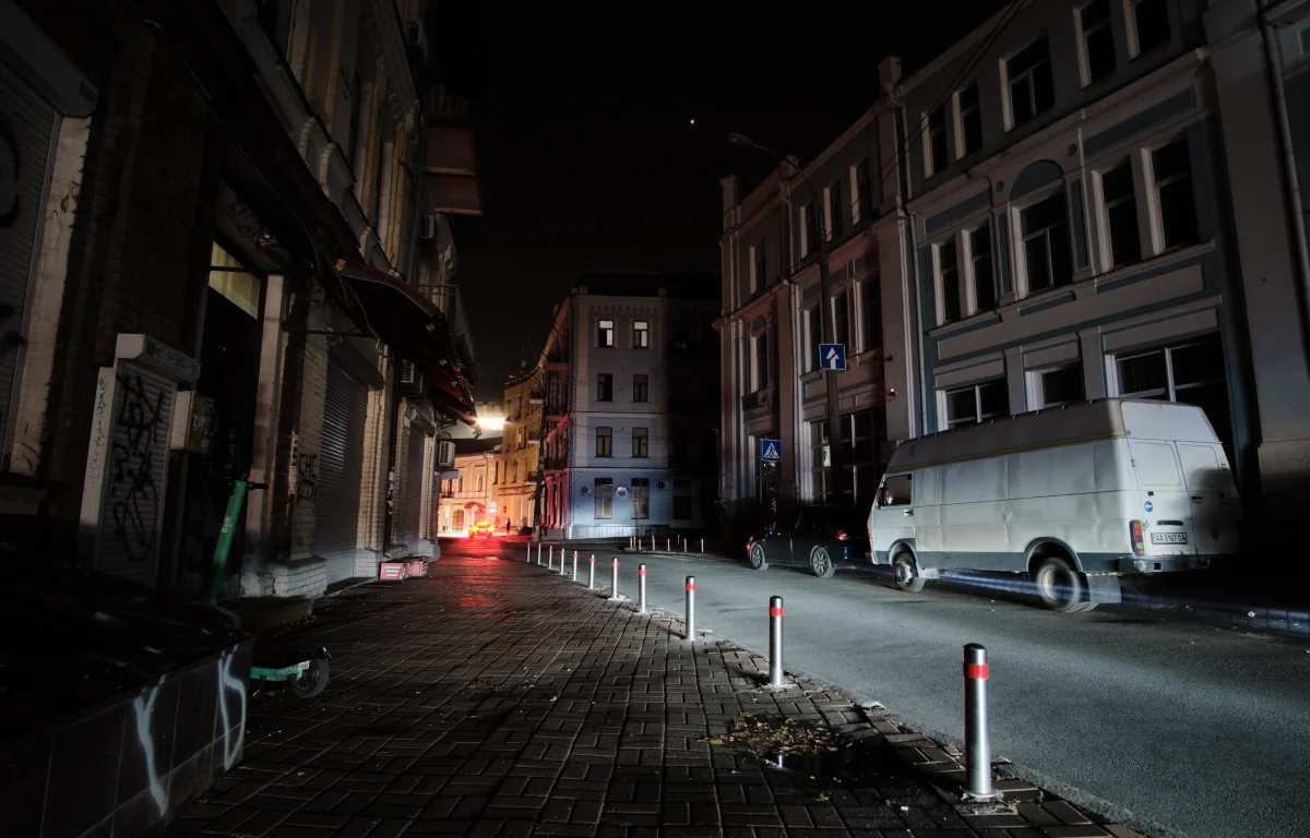 קור קיצוני וחושך מוחלט: כך נראית קייב אחרי המתקפה הרוסית