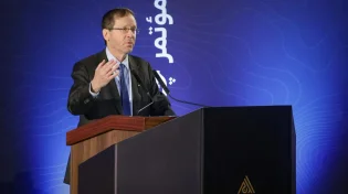 הרצוג מגיב לבקשת החנינה לנתניהו ומעביר מסר חד מטראמפ