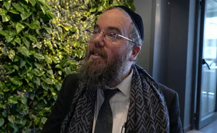 הרב שמשון פוקס: "דווקא ברגע הכי קשה, ט"ו בשבט מגלה לך תקווה עצומה"
