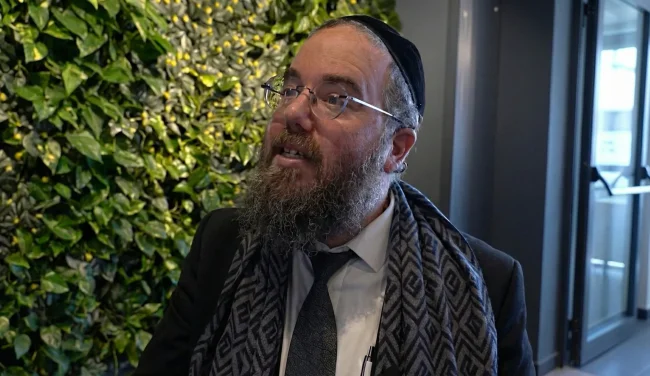 הרב שמשון פוקס: "דווקא ברגע הכי קשה, ט"ו בשבט מגלה לך תקווה עצומה"