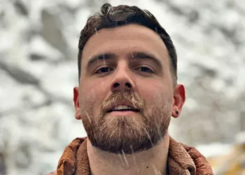 אחרי גזר דין מוות: שחרורו המפתיע של הצעיר האיראני מהכלא