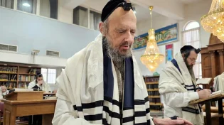 למה הרב קוק בוכה בכל ט"ו בשבט? החידוש שיגלה לך את סוד הברכות והפירות!