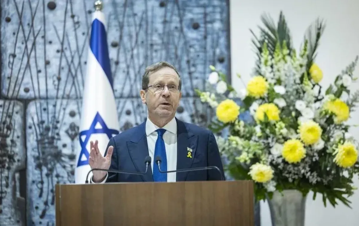 חיזוק מדיני בירושלים: נשיא המדינה קיבל שגרירים חדשים מתאילנד ופיג׳י חיזוק מדיני בירושלים: נשיא המדינה קיבל שגרירים חדשים מתאילנד ופיג׳י