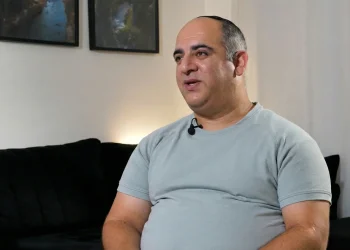 השחקן בצלאל בורוכוב ויתר על הצגה בשבת וזכה לפי 2 במשכורת