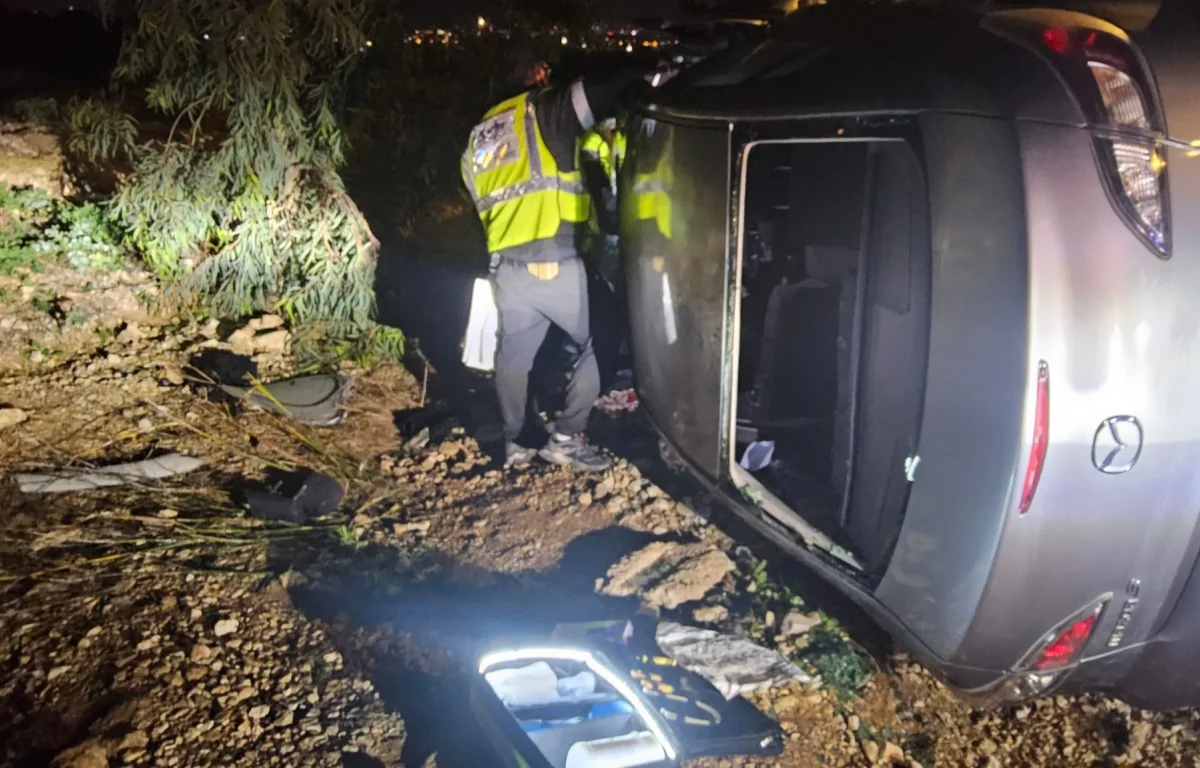 טרגדיה בכניסה לאלעד: בן 18 נהרג בתאונה קטלנית