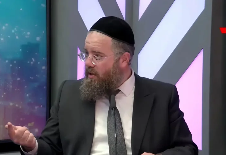 חשיפה: מי גורם לעלי חמינאי להישאר חי?