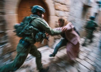 "ואז הוא הסתער על המחבלת בניסיון לחלץ את הסכין"