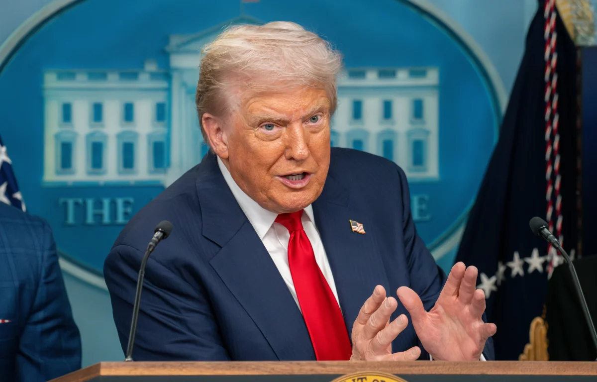 סערה מדינית: טראמפ תקף את הרצוג ו"נתניהו צריך לקבל חנינה" סערה מדינית: טראמפ תקף את הרצוג ו"נתניהו צריך לקבל חנינה"