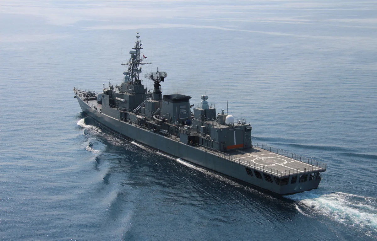 "מאותתים מלחמה": איראן סוגרת את מצר הורמוז והאזור על סף פיצוץ