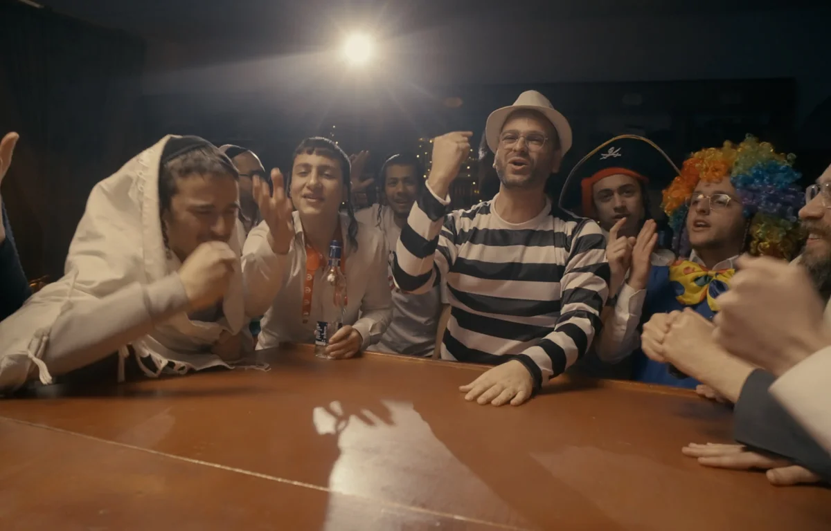 מוטי כרמל והקרעטשמע משיקים קליפ שמח ופורימי במיוחד: "שושנת יעקב"