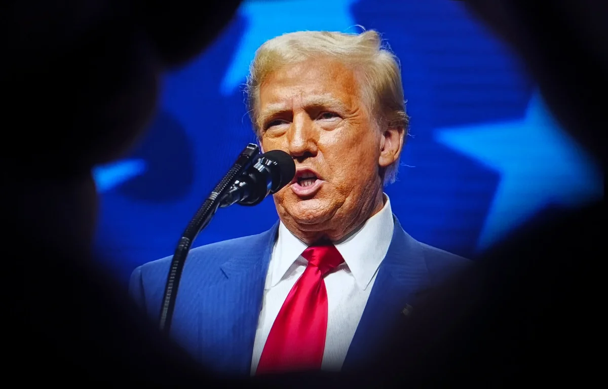 טראמפ שולח מסר תקיף לטהרן ומדליק מחדש את האזור טראמפ שולח מסר תקיף לטהרן ומדליק מחדש את האזור