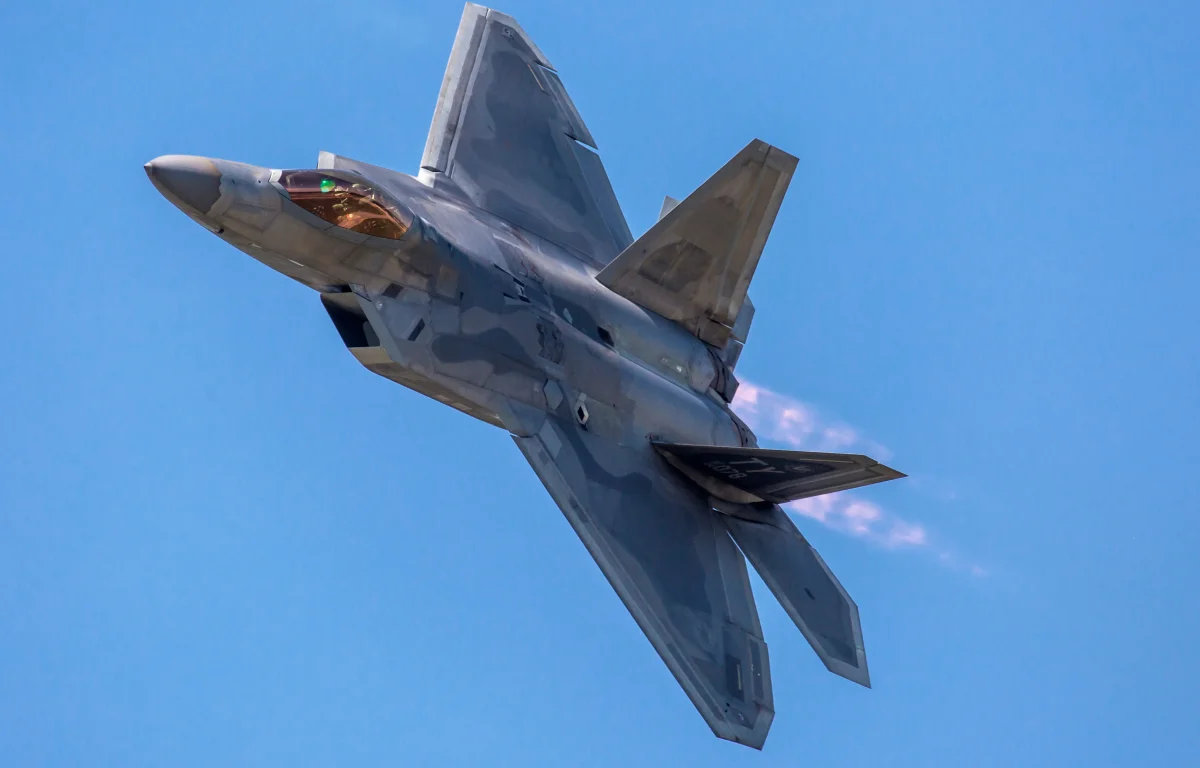 המסר לאיראן: 12 מטוסי F22 נחתו בדרום