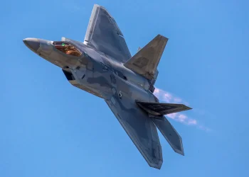 המסר לאיראן: 12 מטוסי F22 נחתו בדרום