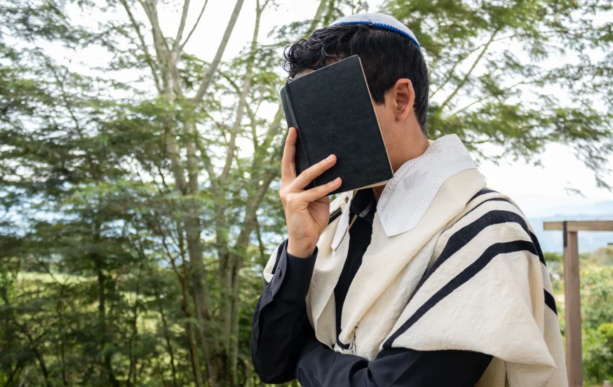 הסגולה של פרשת תצווה: 7 עצות מגדולי ישראל לישועות באמירת פיטום הקטורת