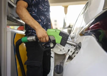 שוב מתייקר: מחירי הדלק יעלו במוצ"ש הקרוב | כמה תשלמו על ליטר בנזין?