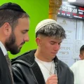 הלוחם אהבת השם גורדון בערב הודיה לקב"ה מול מאות צעירים