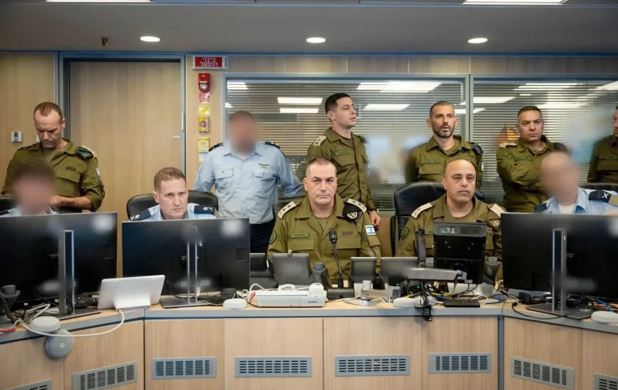 200 מטוסי קרב בשמי איראן: כך בוצע המטס הגדול בתולדות חיל האוויר 200 מטוסי קרב בשמי איראן: כך בוצע המטס הגדול בתולדות חיל האוויר