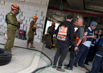 טיל מצרר מאיראן פגע במרכז הארץ, הרוג ופצועים קשה