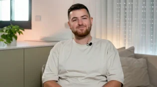 הילד שפיתח את "צבע אדום" והציל מיליונים מזהיר: "אל תסמכו עליה יותר!"