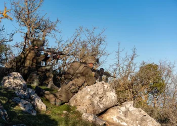 צה"ל מגביר את הלחץ - אתרי שיגור ומפקדות חיזבאללה הותקפו מהאוויר צה"ל מגביר את הלחץ - אתרי שיגור ומפקדות חיזבאללה הותקפו מהאוויר