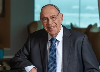 ממלאגה לפירנצה: פסוקי התורה ממשיכים להישמע בעולם. ממלאגה לפירנצה: פסוקי התורה ממשיכים להישמע בעולם.