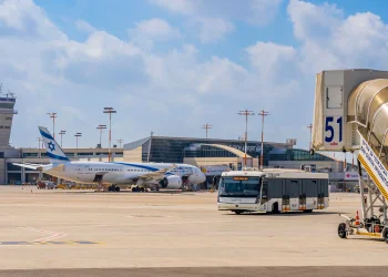 אל על בהודעה חריגה: בשל המצב הביטחוני אלפי כרטיסי טיסה מבוטלים
