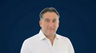חיים ישראל פותח את הלב: "על הבמה אני זמר, בבית אני אבא"