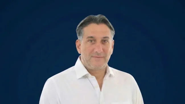 חיים ישראל פותח את הלב: "על הבמה אני זמר, בבית אני אבא"