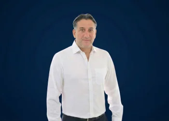 חיים ישראל פותח את הלב: "על הבמה אני זמר, בבית אני אבא"