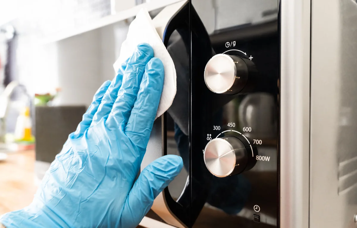 מנקים לפסח? הנה 8 המקומות בבית שנראים נקיים, אבל מלאים בחיידקים