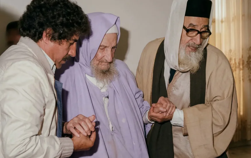 מה אמר הרב מרדכי אליהו לבבא סאלי והכניס אותו לסיפור ההגדה? מה אמר הרב מרדכי אליהו לבבא סאלי והכניס אותו לסיפור ההגדה?