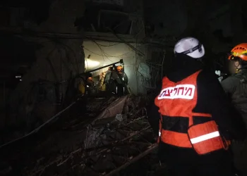 11 זירות וגן ילדים שנפגע: כך נראתה אמש מתקפת הטילים מאיראן 11 זירות וגן ילדים שנפגע: כך נראתה אמש מתקפת הטילים מאיראן