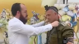 מפקד גזרת גוש דן בפיקוד העורף עצר הכל ובחר להתחבר לאמונה