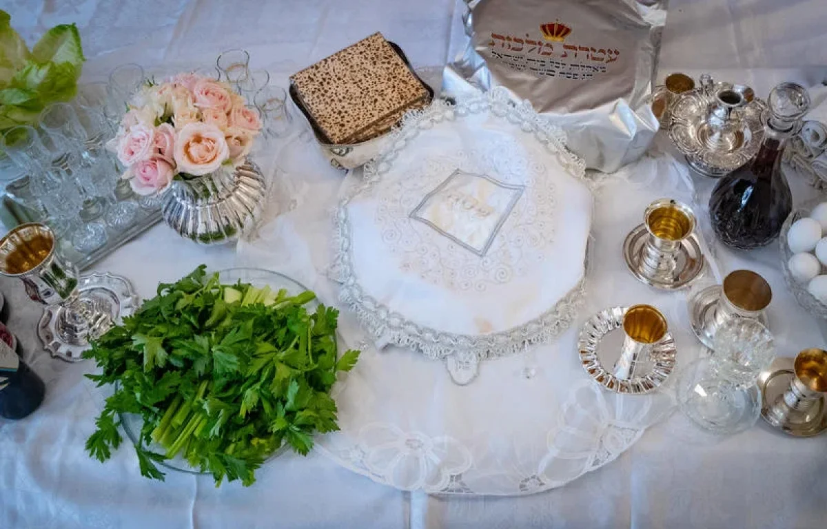 יין או מיץ ענבים? כך תקיימו את מצוות "ארבע כוסות" בלי כאב ראש