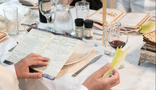 "והיא שעמדה": הרגע המרגש בליל הסדר והמשמעות שרבים מפספסים