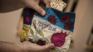 סגולת האפיקומן של פסח: "יזכה לשמירה ולפרנסה בשפע"