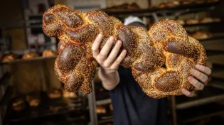 חלת מפתח: הסגולה שתפתח לך שערי פרנסה