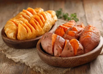 בטטה מבושלת או אפויה? ההבדל יפתיע אתכם